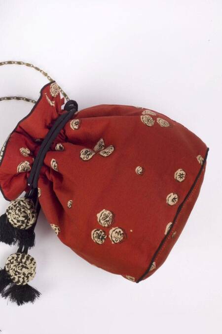 Vareli Bafna_Red Chappa Bloom Print Potli Bag_Online_at_Aza_Fashions