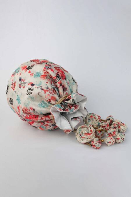 Vareli Bafna_White Embroidery, Tassels Chita Watercolor Art Print Potli Bag _Online_at_Aza_Fashions