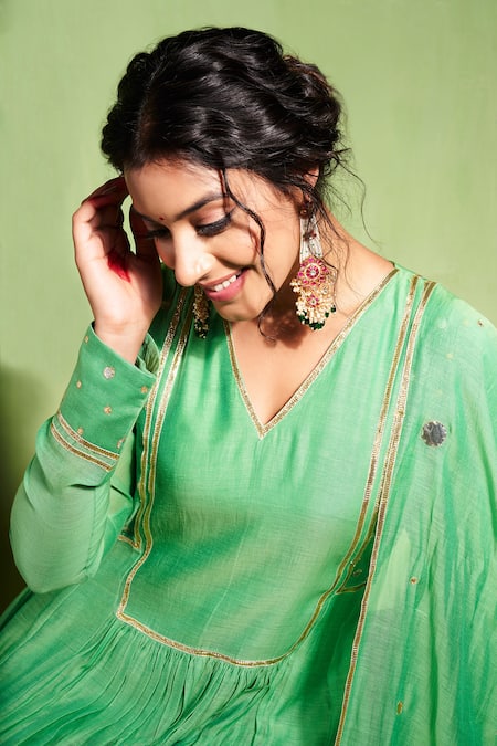 Buy Almaari By Pooja Patel Green Chanderi, Silk Gota Patti V-neck Vibha Embroidered Anarkali Pant Set Online at Aza Fashions Buy_Almaari By Pooja Patel_Green Chanderi, Silk Gota Patti V-neck Vibha Embroidered Anarkali Pant Set _Online_at_Aza_Fashions