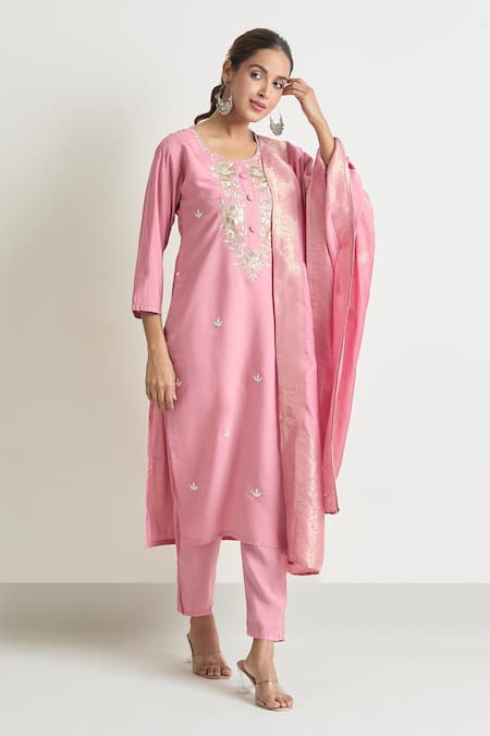 Samyukta Singhania_Peach Viscose, Chanderi, Jacquard Embroidery, Zari Round Neck Zardozi Kurta Set _at_Aza_Fashions