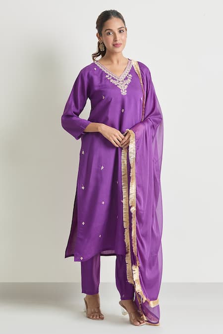 Naintara Bajaj Wine Viscose, Chanderi, Chiffon Embroidery, Zari Zardozi Floral Kurta Set at Aza Fashions Naintara Bajaj_Wine Viscose, Chanderi, Chiffon Embroidery, Zari Zardozi Floral Kurta Set_at_Aza_Fashions