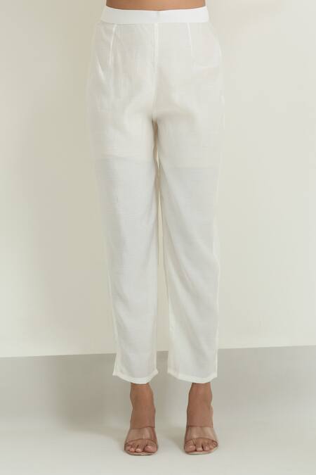 Samyukta Singhania_Off White Viscose, Chanderi, Nylon Embroidery, Zari Round Neck Thread Kurta Set_Online_at_Aza_Fashions