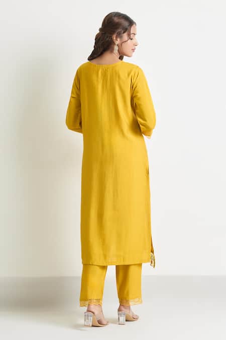 Naintara Bajaj Floral Yoke Embroidered Kurta Set 