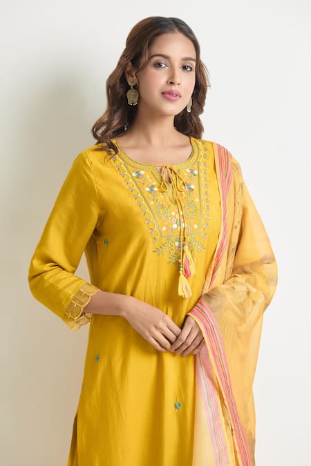 Naintara Bajaj_Yellow Chanderi, Crepe, Silk Tassels, Embroidery Keyhole Floral Yoke Kurta Set _at_Aza_Fashions