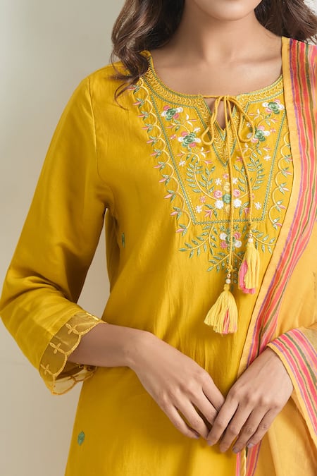 Buy_Naintara Bajaj_Yellow Chanderi, Crepe, Silk Tassels, Embroidery Keyhole Floral Yoke Kurta Set 