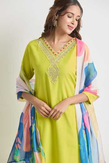Buy_Samyukta Singhania_Green Viscose, Crepe, Silk Embroidery, Sequins V-neck Neckline Kurta Set