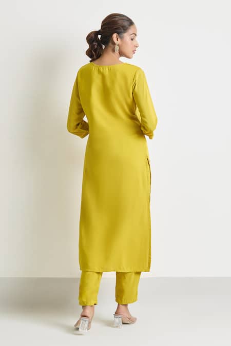 Naintara Bajaj Zardozi Embroidered Kurta Pant Set 