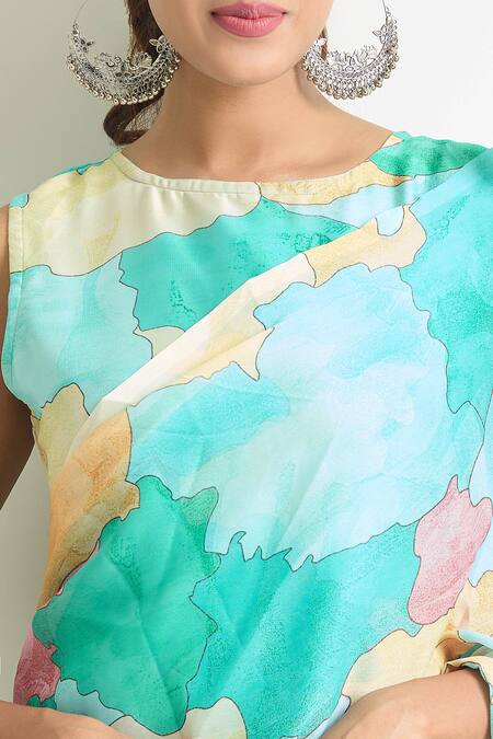 Naintara Bajaj_Blue Georgette Round Neck Abstract Print Saree Gown _at_Aza_Fashions