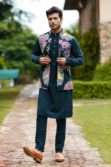 Shop Courtyard By Abhi Green Lycra Embroidery, Cut Work, Sequins, Zari Floral Bundi And Kurta Set at Aza Fashions Shop_Courtyard By Abhi_Green Lycra Embroidery, Cut Work, Sequins, Zari Floral Bundi And Kurta Set _at_Aza_Fashions