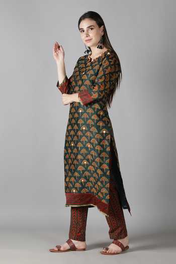 Buy_Sheeshakari_Green Silk Mirrors, Embroidery Split V-neck Sheeshakari Kurta Pant Set _Online_at_Aza_Fashions