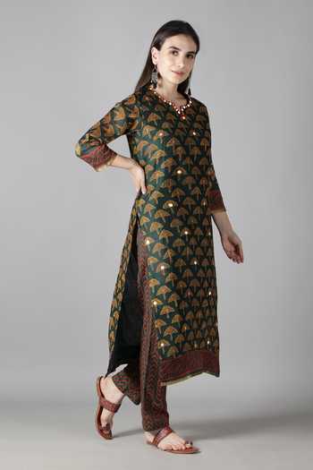 Shop_Sheeshakari_Green Silk Mirrors, Embroidery Split V-neck Sheeshakari Kurta Pant Set _Online_at_Aza_Fashions