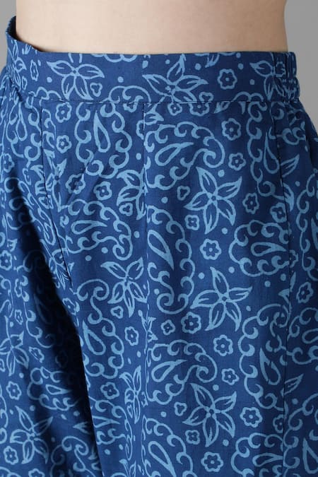 Sheeshakari_Red Silk Mirrors, Zari Split V-neck And Tikki Embroidered Kurta Pant Set _Online_at_Aza_Fashions