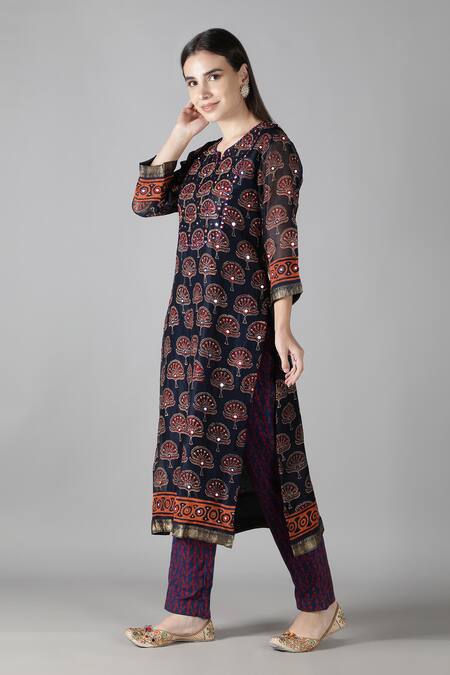 Buy_Sheeshakari_Blue Silk Embroidery, Beads, Mirrors Split V-neck And Resham Kurta Pant Set_Online_at_Aza_Fashions