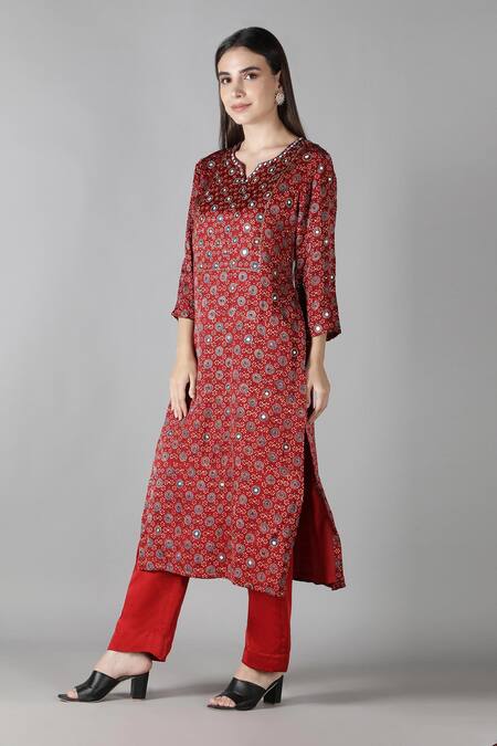 Buy_Sheeshakari_Red Silk Mirrors, Zari Split V-neck And Embroidered Kurta Pant Set _Online_at_Aza_Fashions