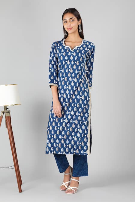 Sheeshakari Blue Silk Printed Tiger Notched Embroidered Kurta 