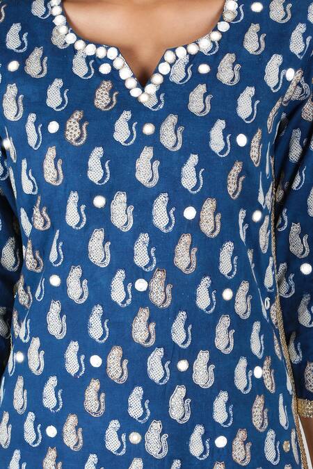 Buy_Sheeshakari_Blue Silk Mirrors, Beads Split V-neck Tiger Print Embroidered Kurta 