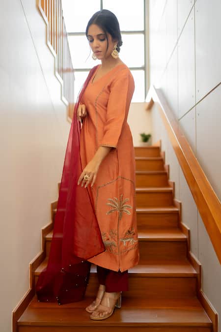 World of Sugandh Dreamy Sharjah Embroidered Kurta Pant Set 