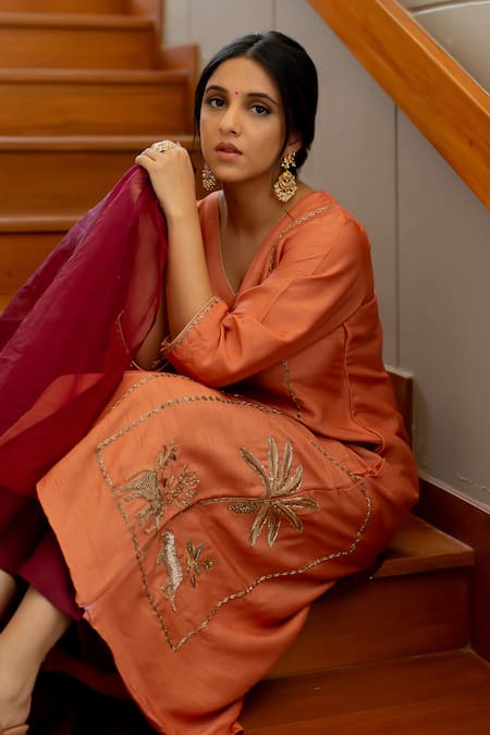 Shop World of Sugandh Peach Silk Embroidery, Sequins V-neck Dreamy Sharjah Kurta Pant Set Online at Aza Fashions Shop_World of Sugandh_Peach Silk Embroidery, Sequins V-neck Dreamy Sharjah Kurta Pant Set _Online_at_Aza_Fashions