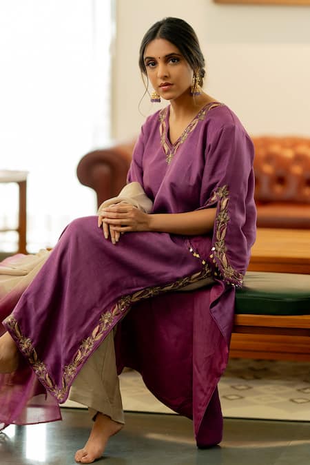 World of Sugandh Flora Vine Embroidered Kurta Pant Set 