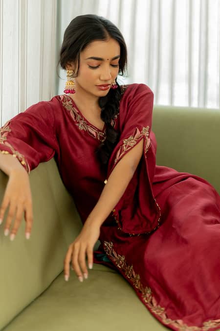 World of Sugandh_Pink Silk Embroidery V-neck Bloom Vine Kurta Pant Set _Online_at_Aza_Fashions