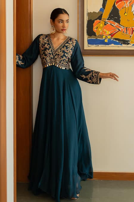 World of Sugandh Mughal Fleur Embroidered Gown 