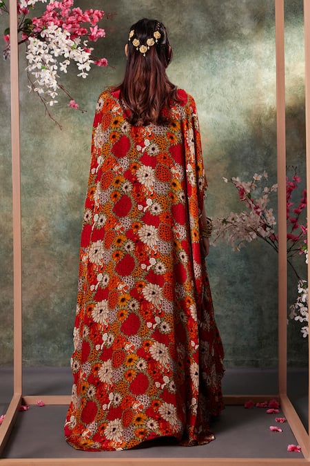 Shop_Mehak Murpana_Orange Crepe Metallic Thread Sweetheart Neck Phool Print Cape And Lehenga Set _at_Aza_Fashions