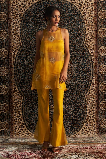 Buy Charkhee Yellow Modal, Satin, Organza, Chanderi Diamonds, Sheer Dabka Kurta Pant Set Online at Aza Fashions Buy_Charkhee_Yellow Modal, Satin, Organza, Chanderi Diamonds, Sheer Dabka Kurta Pant Set _Online_at_Aza_Fashions