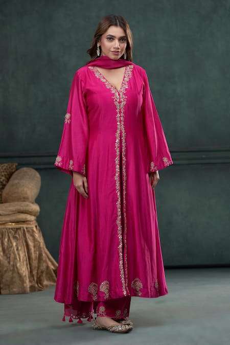 Hirika&Dhruti Pink Kurta And Pant Silk Embroidered Marodi V Neck Set 