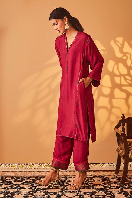 Buy_BO Tree_Pink Organza, Silk Embroidery, Zari V-neck Saher E Dil Placement Kurta Set 