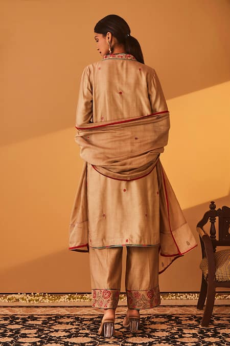 BO Tree Mahira Chanderi Floral Embroidered Kurta Set 