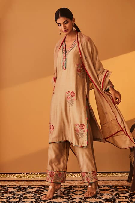 BO Tree Beige Chanderi Embroidery V-neck Mahira Floral Kurta Set at Aza Fashions BO Tree_Beige Chanderi Embroidery V-neck Mahira Floral Kurta Set _at_Aza_Fashions