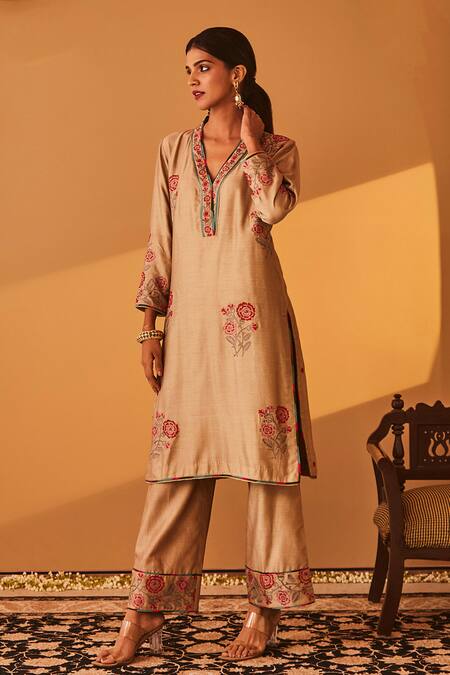 Buy BO Tree Beige Chanderi Embroidery V-neck Mahira Floral Kurta Set Buy_BO Tree_Beige Chanderi Embroidery V-neck Mahira Floral Kurta Set
