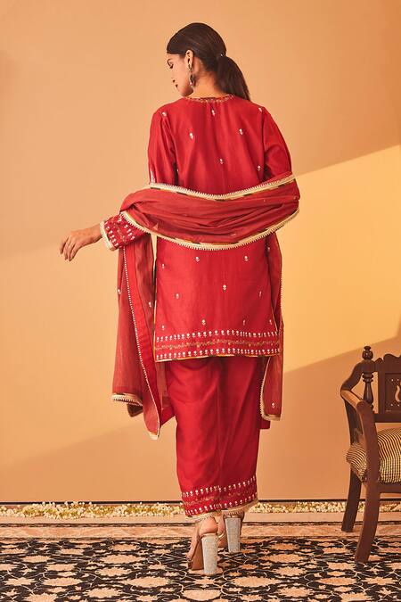 BO Tree Rukhsan Chanderi Embroidered Kurta Set 
