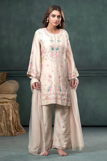 Hirika&Dhruti Floral Hand Embroidered Short Kurta Pant Set 