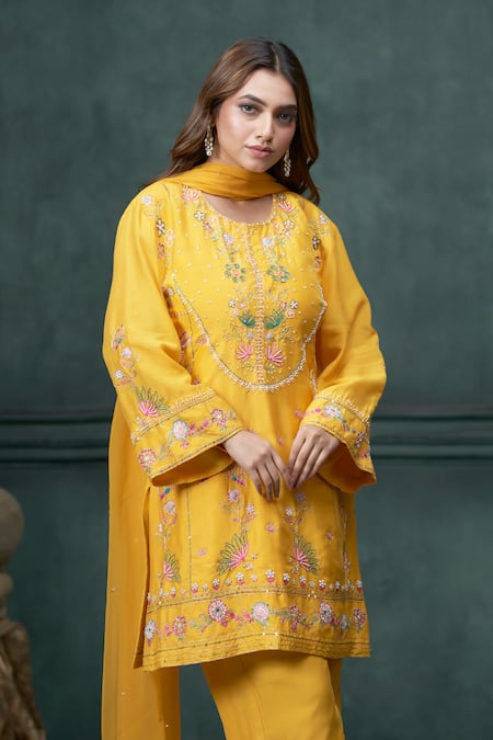 Shop_Hirika & Dhruti_Yellow Georgette, Chiffon Beads, Sequins, Floral Hand Short Kurta Set _Online_at_Aza_Fashions