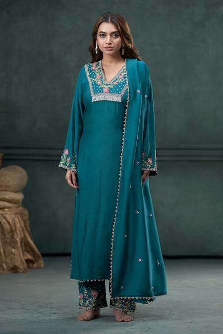 Hirika&Dhruti Green Kurta And Pant Monga Silk Hand Embroidered Floral V-neck Set 