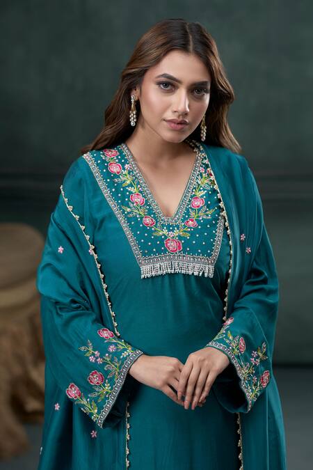 Shop Hirika & Dhruti Green Mohair, Organza Embroidery, Pearls V-neck Floral Hand Kurta Pant Set Online at Aza Fashions Shop_Hirika & Dhruti_Green Mohair, Organza Embroidery, Pearls V-neck Floral Hand Kurta Pant Set _Online_at_Aza_Fashions