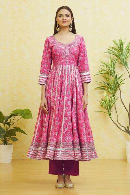 Samyukta Singhania Pink Cotton, Organza Gota Patti Sweetheart Neck Embroidered Anarkali Pant Set at Aza Fashions Samyukta Singhania_Pink Cotton, Organza Gota Patti Sweetheart Neck Embroidered Anarkali Pant Set _at_Aza_Fashions