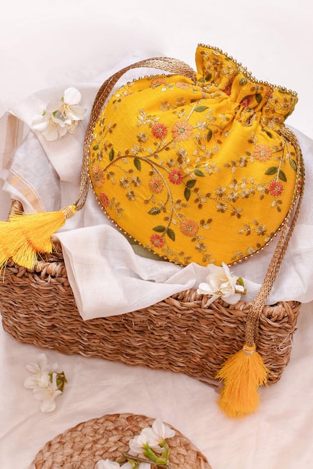 AMYRA Vine Thread Embroidered Potli 