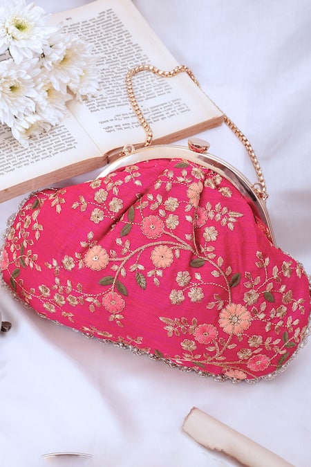 AMYRA Floral Creeper Embroidered Vintage Purse 