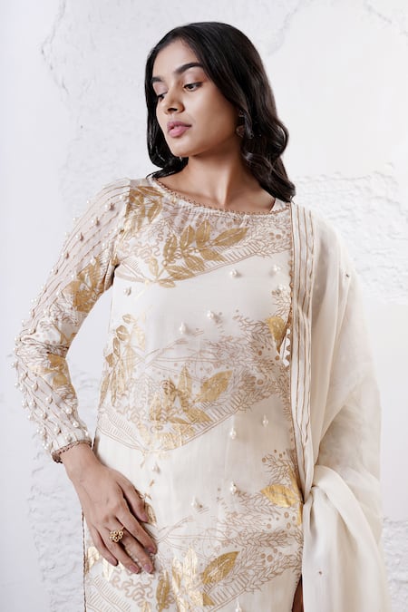 Buy_Shwetanga_Ivory Organza, Crepe Sequins, Foil Printing Round Neck Kurta Pant Set 