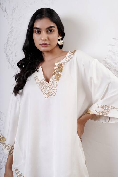 Buy_Shwetanga_Ivory Crepe, Viscose, Linen Foil Printing Split V-neck Kaftan Kurta And Pant Set 