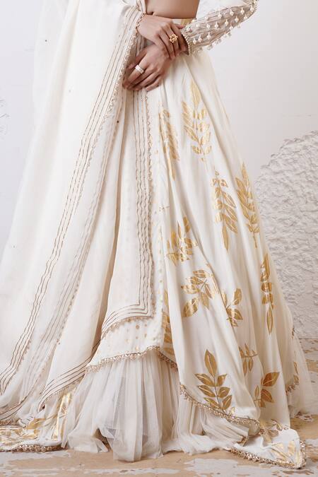 Shwetanga_Ivory Organza, Crepe Pearls Sweetheart Neck Foil Print Scarf Lehenga Set _at_Aza_Fashions