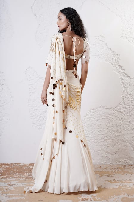 Shwetanga Foil Print Pre-Draped Saree With Blouse 