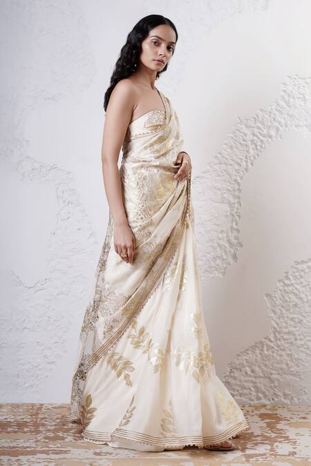 Shop_Shwetanga_Ivory Organza Gota Patti, Foil Printing Sweetheart Neck Border Saree With Blouse _Online_at_Aza_Fashions