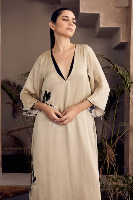 Studio Surbhi Beige Organza, Georgette Embroidery V-neck Floral Print Straight Kurta With Pant at Aza Fashions Studio Surbhi_Beige Organza, Georgette Embroidery V-neck Floral Print Straight Kurta With Pant _at_Aza_Fashions