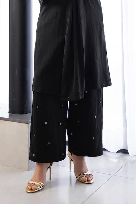 Studio Surbhi Black Cotton, Silk Embroidery Collared Floral Twisted Front Kurta With Pant Online at Aza Fashions Studio Surbhi_Black Cotton, Silk Embroidery Collared Floral Twisted Front Kurta With Pant _Online_at_Aza_Fashions