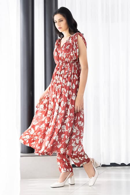 Studio Surbhi Red Cotton, Silk Embroidery V-neck Floral Print Gathered Kurta Pant Set Online at Aza Fashions Studio Surbhi_Red Cotton, Silk Embroidery V-neck Floral Print Gathered Kurta Pant Set _Online_at_Aza_Fashions