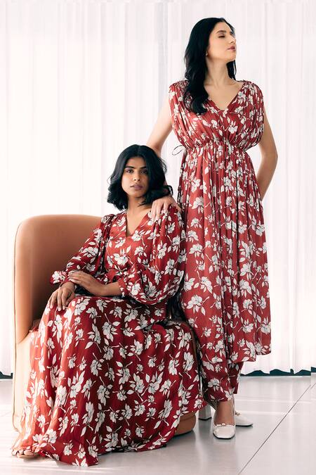 Studio Surbhi Red Cotton, Silk Embroidery V-neck Floral Print Gathered Kurta Pant Set at Aza Fashions Studio Surbhi_Red Cotton, Silk Embroidery V-neck Floral Print Gathered Kurta Pant Set _at_Aza_Fashions