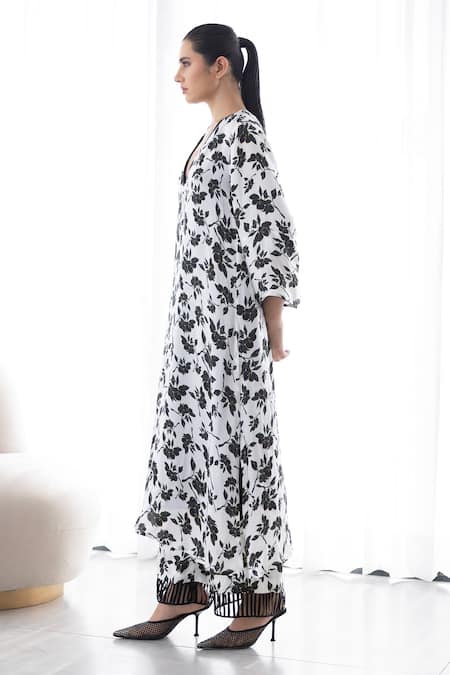 Shop_Studio Surbhi_Black Georgette, Satin Piping V-neck Floral Print Kurta With Pant _Online_at_Aza_Fashions